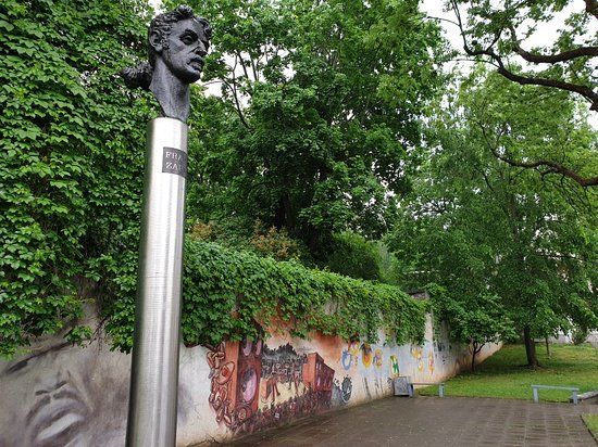 Frank Zappa Μonument in Vilnius